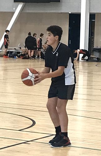 Weramu prepares to shoot.