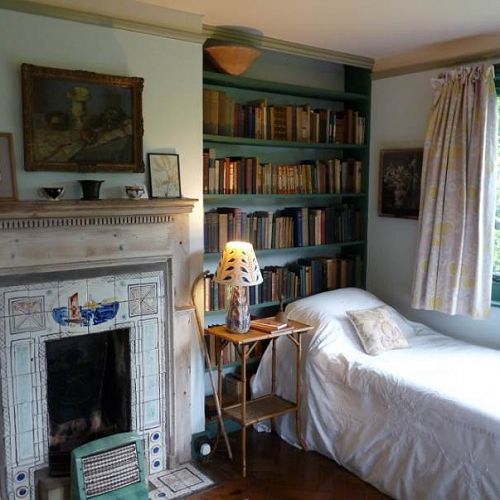 Virginia Woolf's 'Room of her own'