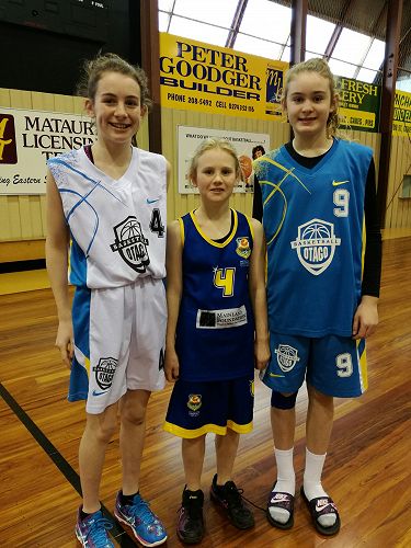Brenna Lyons, Ryan Dailey  and Amelia Loudon representing Otago at the U13 pre-qualifying 