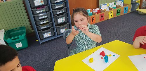 Mixing colours with playdough