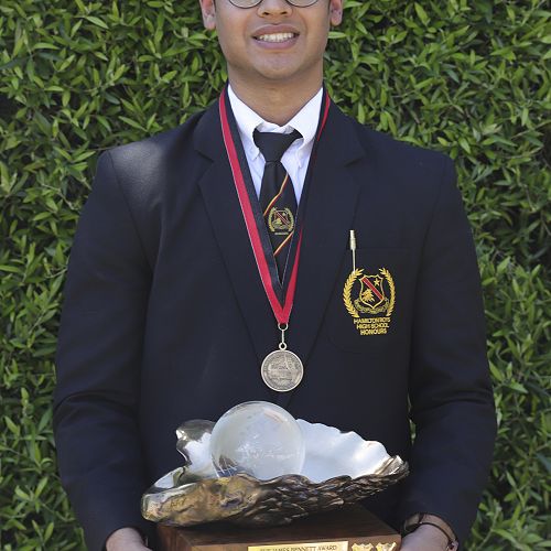 Dux of 2021, winner of the James Bennett Trophy and First in Biology, Calculus, Chemistry and Statistics Drishya Patel