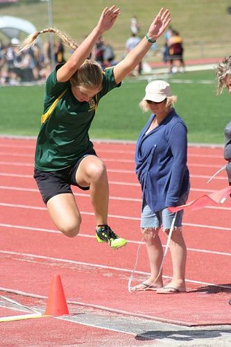 Margaret Sukkel jumping into 2nd place