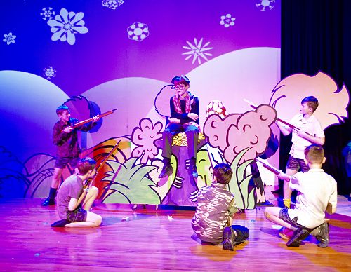 Horton being captured by Hunters