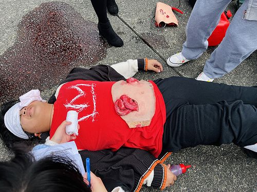 Learning First Aid with life-like props!