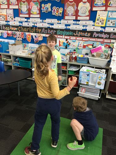 Samoan Sasa dance moves in small groups