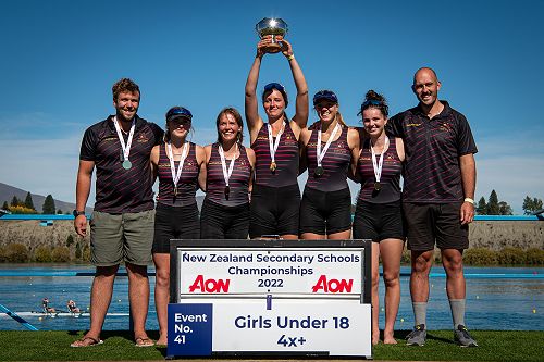 The Noel Lynch Trophy raised proudly!