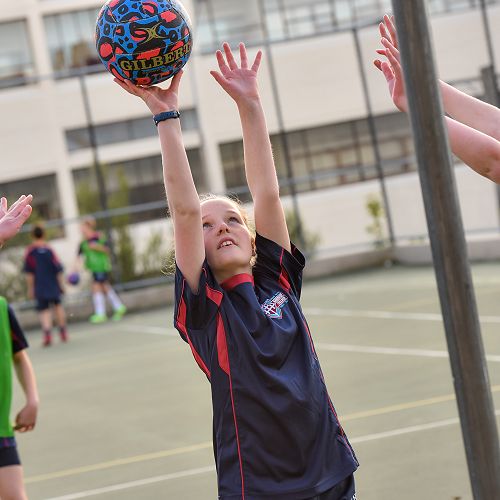 Y7 PE lesson netball sport
