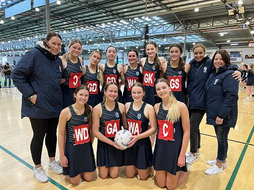 Columba 10A with Coaches Jodi and Tara, and manager Jen