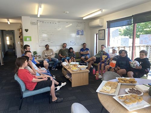 Māra kai wānanga some of the whānau who attended.