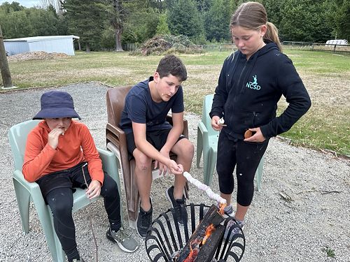 Tahlia was the marshmallow toasting queen and she is giving tips to Pheonix as Albie, the s'more expert, tastes his creation.