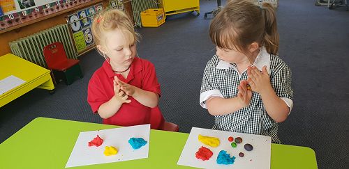 Mixing colours with playdough