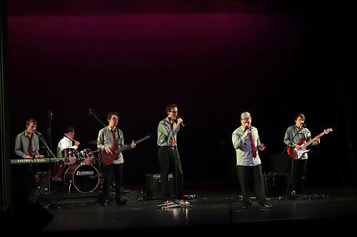 The Recliners. Harry Stocker and Ben Dowdle (lead vocals), Ben Kirby (keyboard and vocals), Isaac Stuart on bass, Reece Milton and Luke Wilkes on guitar, and Tino Monopoli on the drums.