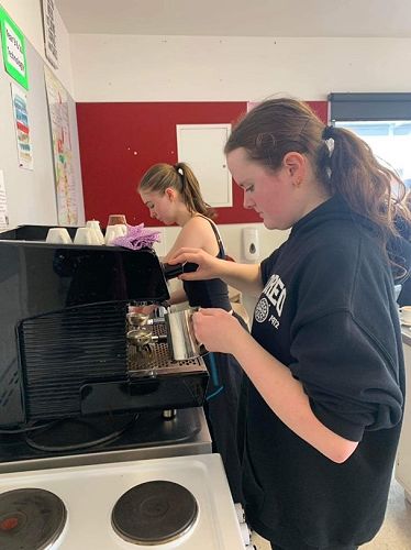 Syrhys Bell & Kinae Ellis