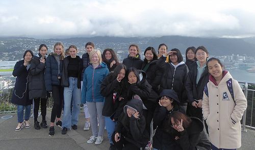 International Students visiting Mt Victoria lookout