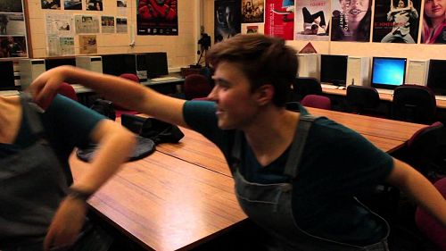 Video: Stop hitting yourself