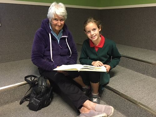 Hapua Parents Visit to Read during Book Week