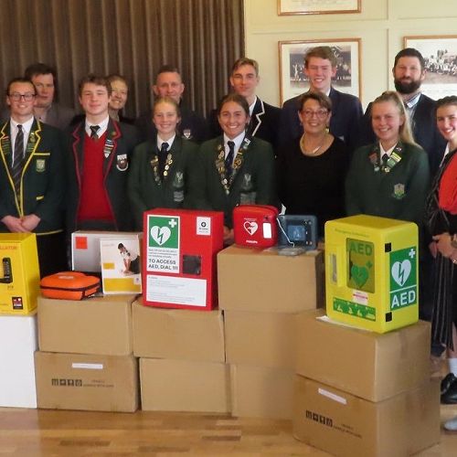 Balmacewen Lions Club presentation of AED units