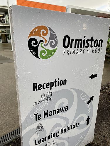 Ormiston Primary School - NZSL signage