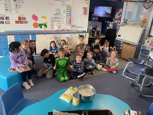 Room 19 making Fa’apapa (Samoan Coconut Bread)