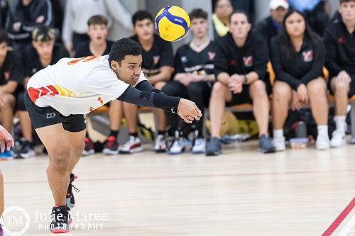 Tamwi Metai with the defensive pass