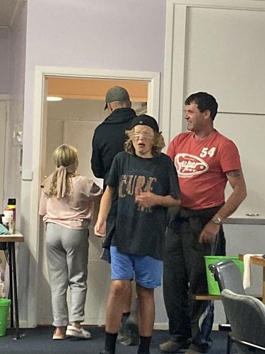 Alex not impressed with the blind tasting task- was it the pineapple, celery or cold baked beans that round?