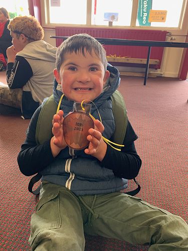 Mahtel and his medal 