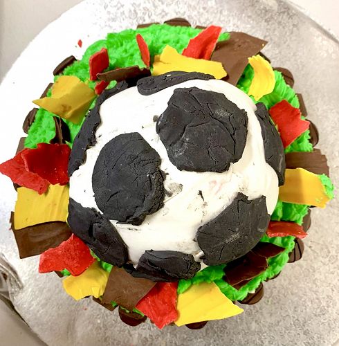 FuBball Kuchen Columba Year 11s