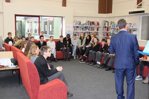 Student Meeting with the Minister of Immigration
