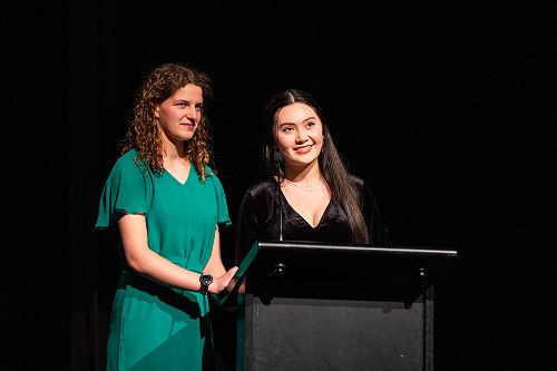 Comperes Isolde Johnson and Francie Liebert