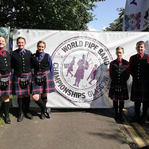 Evie and Elise Reid (centre left) are two of the Nayland students who travelled to Glasgow.