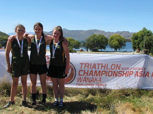 Lilly Kemp, Elita Hosie, Sarah Hay