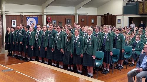 Video: Kapa Haka at Te Hui mō ngā Taonga o te Tuakana Tiakaka