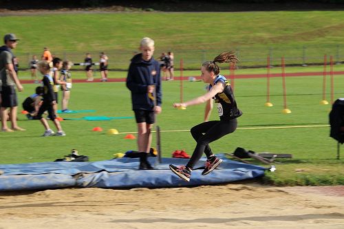 Isabella van Aart competing in the Long Jump
