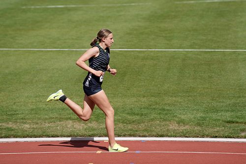 Lila dominating the diastance