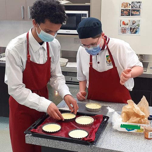 Crème Brûlée, etc dans la troisième: