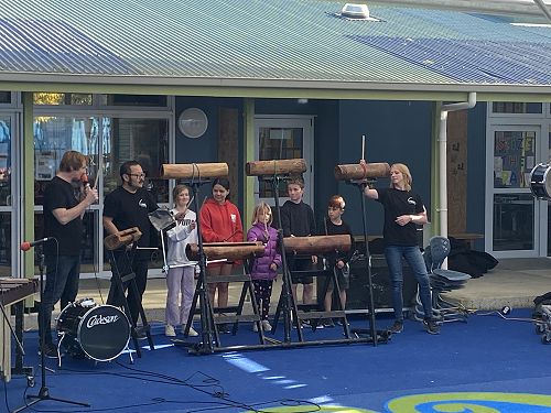 Scout, Lilly, Zoey, Noah & Soloman helping out with the Cook Island drumming.