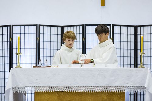 Preparation: Lewis Lee (left) and Will Fahey.