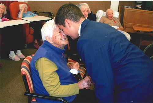 















New Lonsdale resident and Foxton identity, Mrs. Ettie Carmont, hongis with Head student, Kyle Williams-Simeon, after the ANZAC Day service at Lonsdale.






