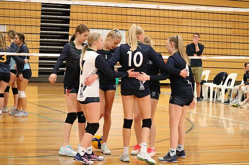 Snr B connect during their game