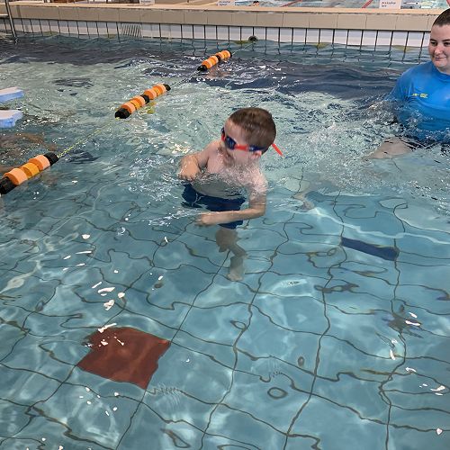 Video: Swimming at Linden Primary Provision