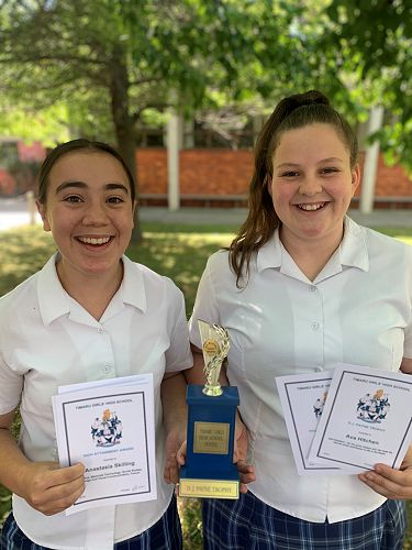 Anastasia Skilling and Ave Hitchen