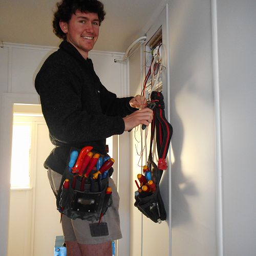 Angus Rooney - Des Scott Electrical