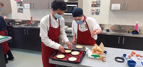 Crème Brûlée, etc dans la troisième: