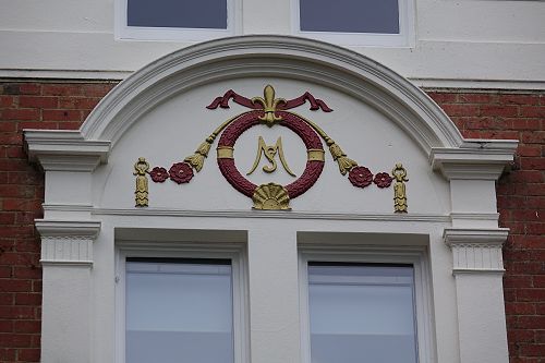 Ross Wing - new colours