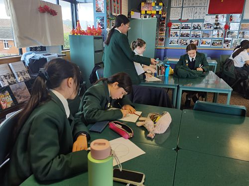 Gate Chinese Club - mask making