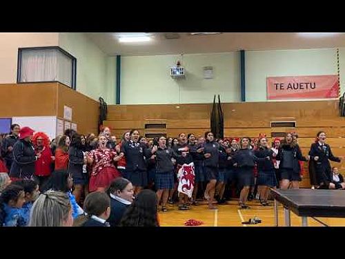 Video: Te Auetu House Haka