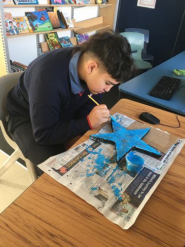 Holden preparing the star for Matariki