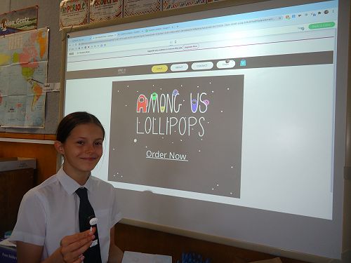Zuzanna Kochan showed us her new website for her home-made lollipops, then ran a small business and sold them to her classmates.