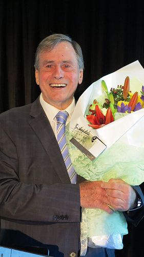 Guest Speaker Patron Lester received flowers