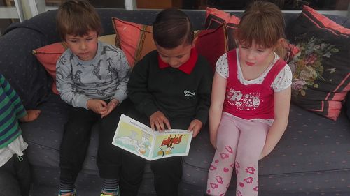 Reading with Isleworth Kindy